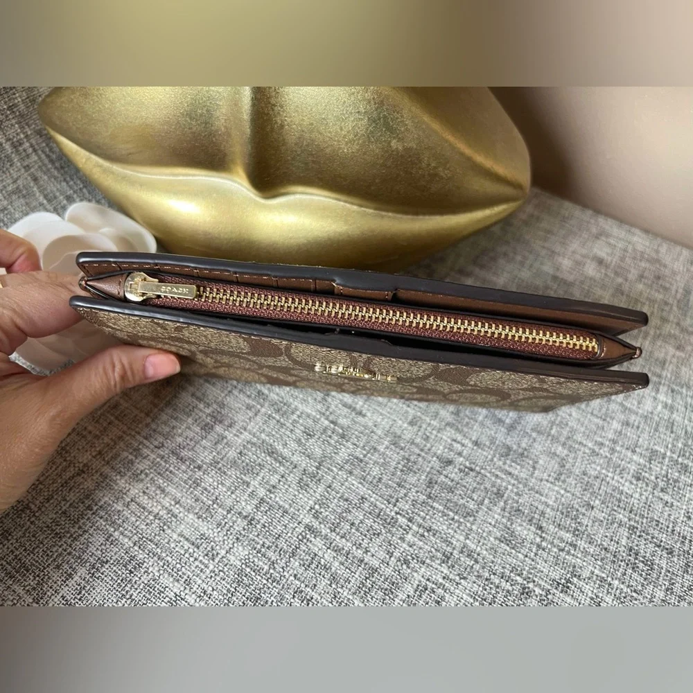 $119(NWT)Coach Slim Zip Wallet In Signature Canvas - Picture 5 of 7